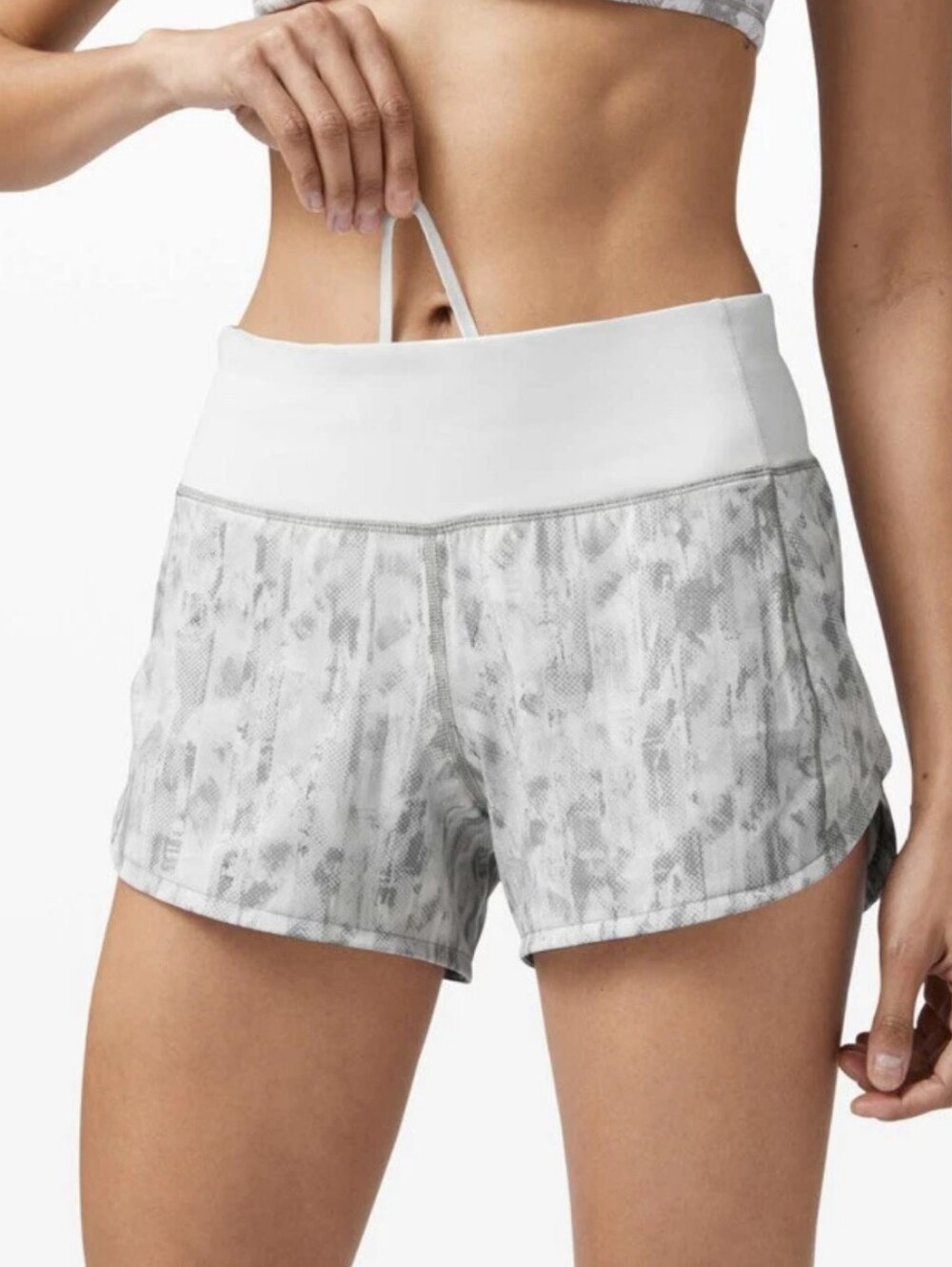 Lululemon City Bteeze Alpine White Speed Up Light Gray Shorts Sz 4